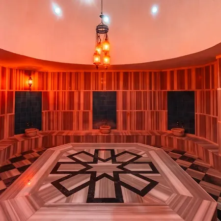 منتجع تشامبيون هوليداي فيليج بيلديبي