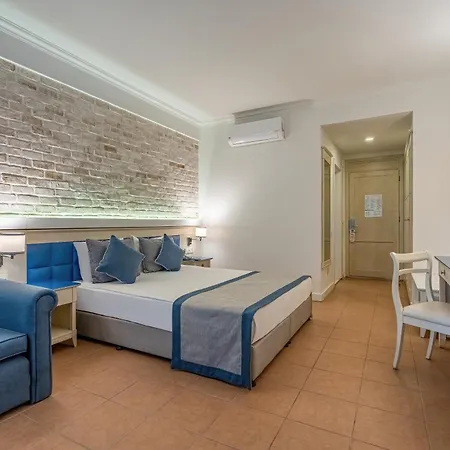 Champion Village Бельдиби